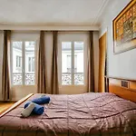 Apartment Near Arc De Triomphe